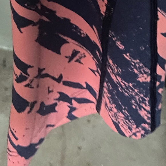 North Face Leggings Peach and Blue 3/4 Length - Picture 7 of 13